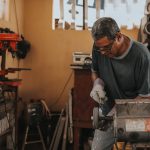 Dalla Selezione del Legno al Progetto Finito Guida Passo-Passo per il Lavoro del Legno.